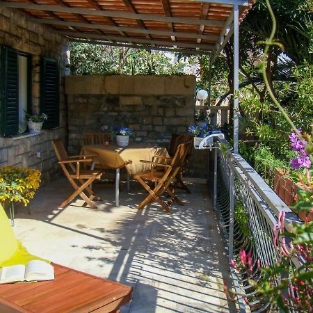 Holiday Home Garden Apartment - Brc650 By Interhome Sumartin Bagian luar foto