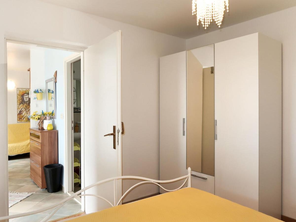 Holiday Home Garden Apartment - Brc650 By Interhome Sumartin Bagian luar foto