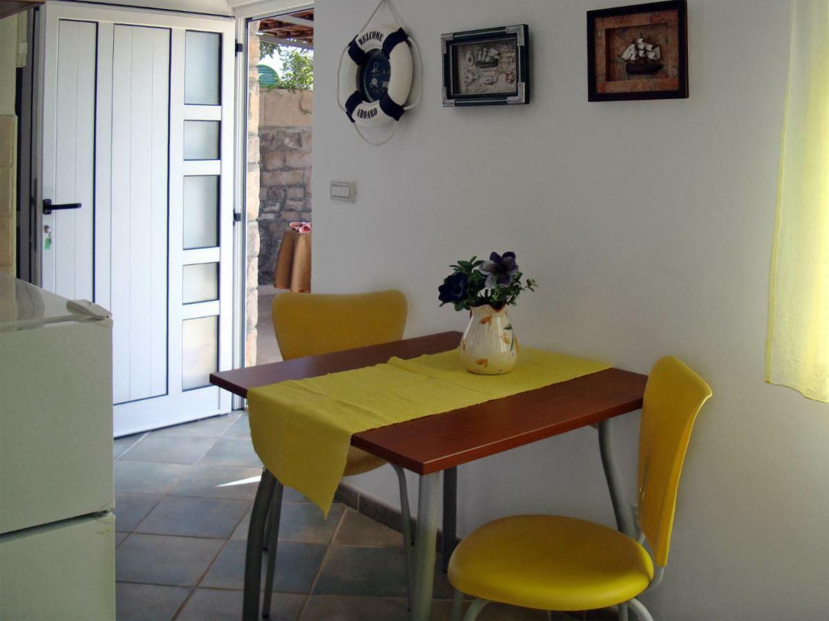 Holiday Home Garden Apartment - Brc650 By Interhome Sumartin Bagian luar foto