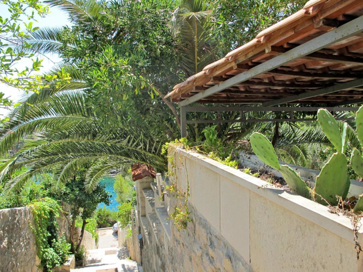 Holiday Home Garden Apartment - Brc650 By Interhome Sumartin Bagian luar foto